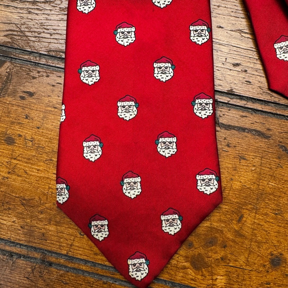 Marshall Field's Mens Red Silk Santa Claus Holiday Necktie Made in‎ USA